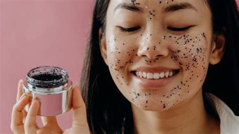 7 Rahasia Facial Wajah Glowing and Awet Muda (Yang Wajib Kamu Coba!)