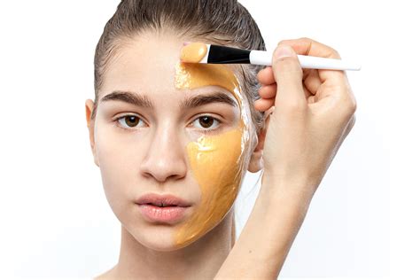 7 Masker Penghilang Bintik Bintik di Wajah yang Ampuh dan Alami untuk Kulit Mulus 7 Masker Penghilang Bintik Bintik di Wajah yang Ampuh dan Alami untuk Kulit Mulus