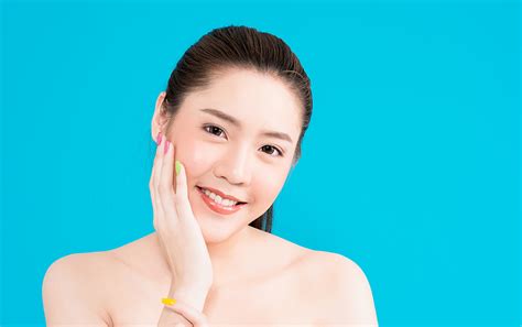 7 Rahasia Kulit Bebas Minyak: Bye-Bye Kilap, Hello Wajah Glowing!