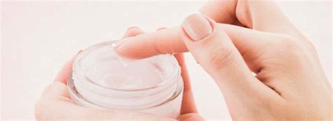 5 Kesalahan Pakai Moisturizer yang Bikin Kulit Dehidrasi! 5 Kesalahan Pakai Moisturizer yang Bikin Kulit Dehidrasi!
