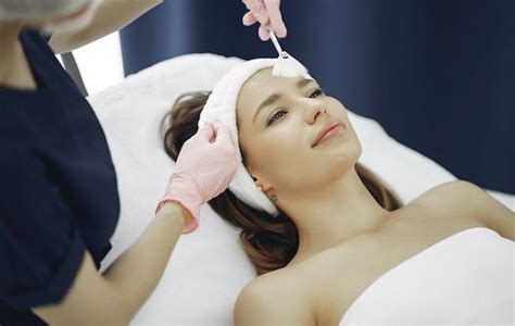 7 Perawatan Miracle Aesthetic Clinic di Bawah 500 Ribu: Bukti Cantik Nggak Harus Mahal! 7 Perawatan Miracle Aesthetic Clinic di Bawah 500 Ribu: Bukti Cantik Nggak Harus Mahal!