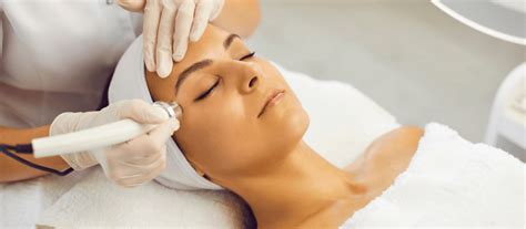 7 Perawatan Miracle Aesthetic Clinic di Bawah 500 Ribu: Bukti Cantik Nggak Harus Mahal! 7 Perawatan Miracle Aesthetic Clinic di Bawah 500 Ribu: Bukti Cantik Nggak Harus Mahal!