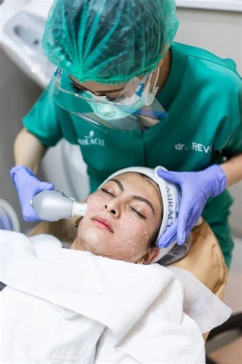 7 Perawatan Miracle Aesthetic Clinic di Bawah 500 Ribu: Bukti Cantik Nggak Harus Mahal! 7 Perawatan Miracle Aesthetic Clinic di Bawah 500 Ribu: Bukti Cantik Nggak Harus Mahal!