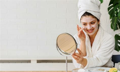 7 Rahasia Perawatan Wajah Alami: Kulit Glowing Tanpa ke Salon! 7 Rahasia Perawatan Wajah Alami: Kulit Glowing Tanpa ke Salon!