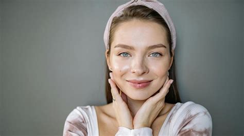 7 Rahasia Perawatan Wajah Alami: Kulit Glowing Tanpa ke Salon! 7 Rahasia Perawatan Wajah Alami: Kulit Glowing Tanpa ke Salon!